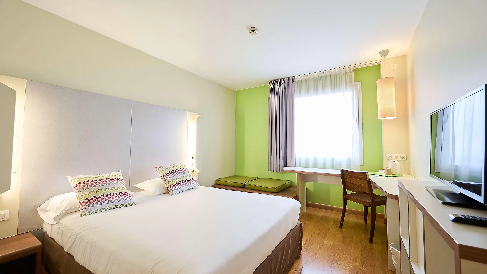 Travelodge Bcn Cornella Fira Cornella de Llobregat Hotel