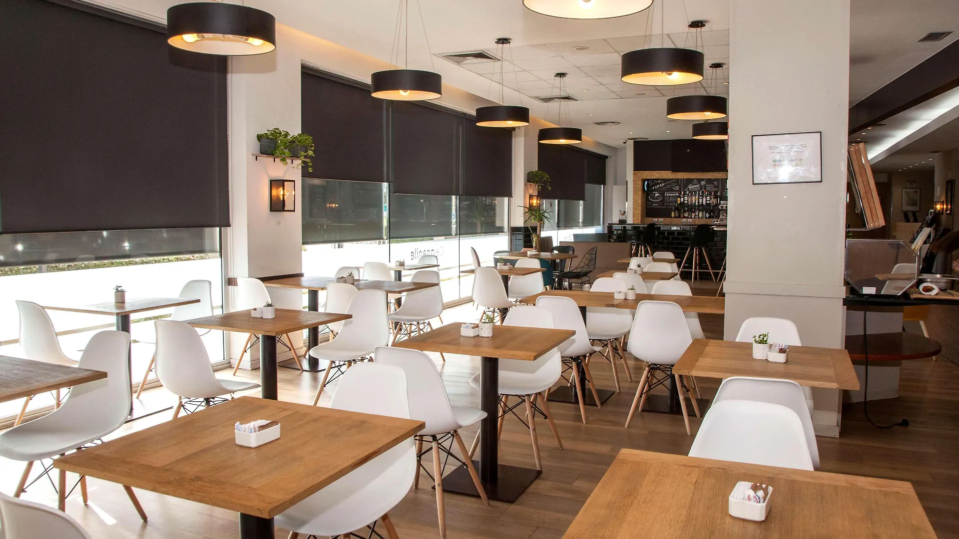 Travelodge Bcn Cornella Fira Cornella de Llobregat 3*,